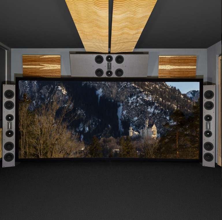 Kinofront mit integrierten Lautsprechern und Holzdiffusoren